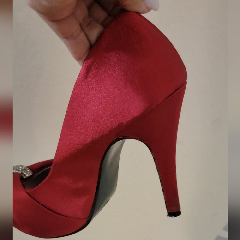 Red heels - Picture 5 of 5